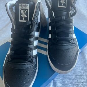 Women’s Adidas Top Ten Sneaker